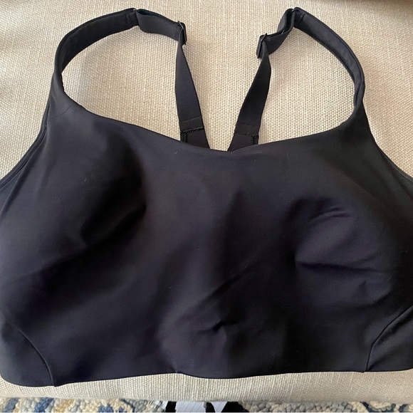 Lululemon Sports Bra - Picture 1 of 2